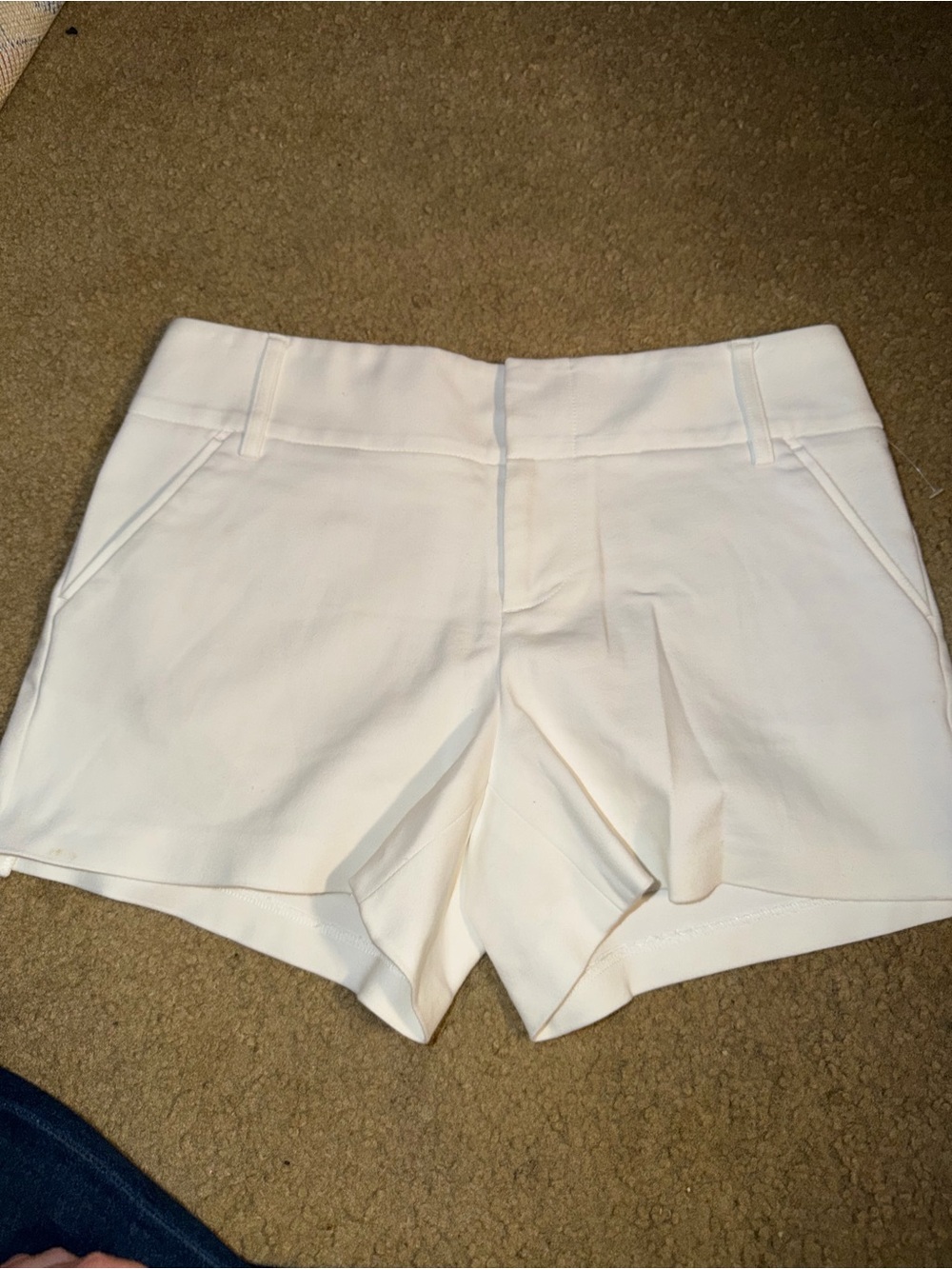 Alice + Olivia White Tailored Dress Shorts Women’s Career Preppy